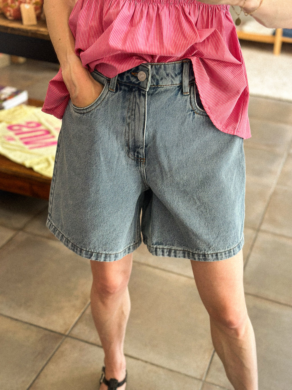 Short René