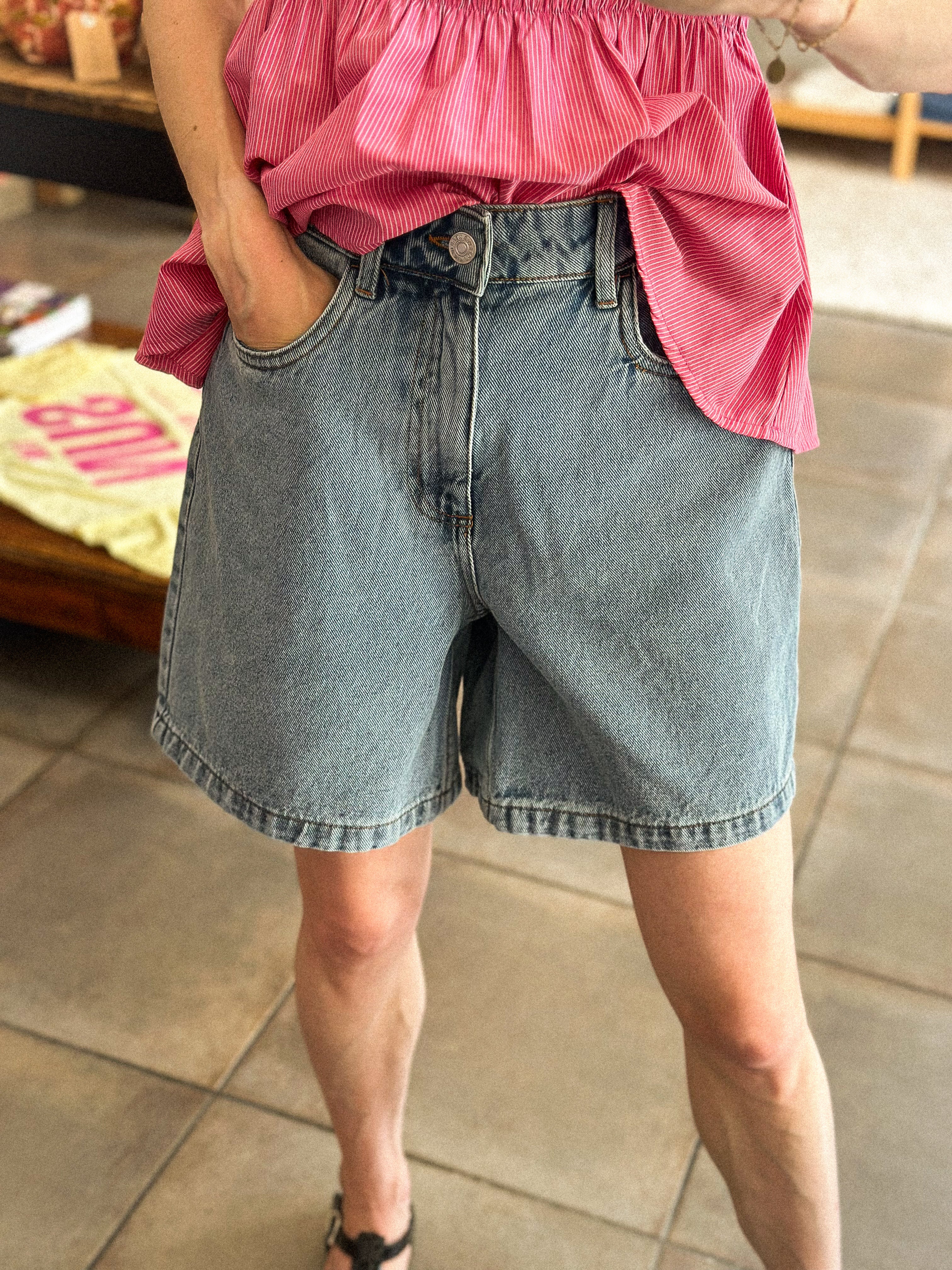Short René